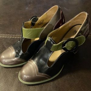 John Fluevog  3 “ heels. Size 9 multi colour Burgundy, olive, taupe and black.